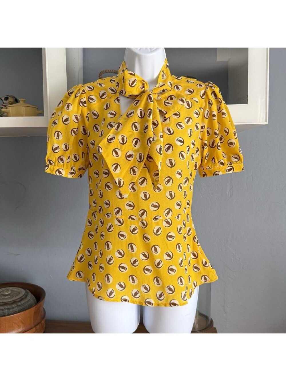 Anthropologie Girls from Savoy Retro Owl Print Tie Neck Silk Blouse Sz 0 Yellow